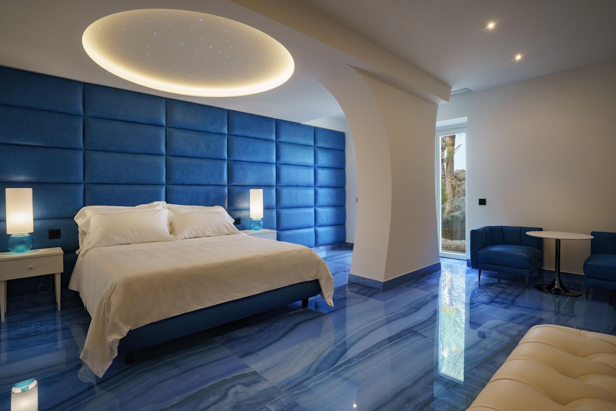 Grotta Palazzese Beach Hotel โปลีญาโนอามาเร ภายนอก รูปภาพ